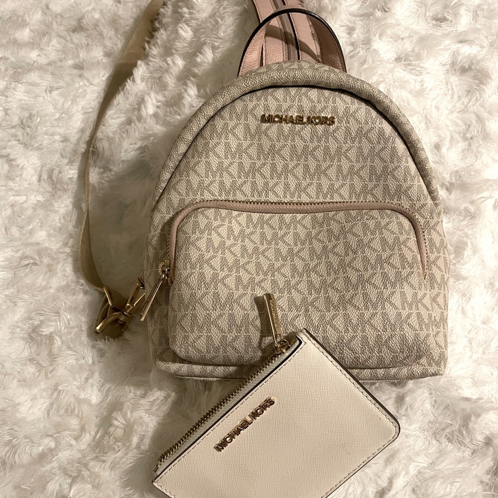 Michael Kors Erin Mini Backpack Signature & matching wallet!